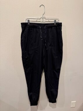 Medcouture Black Jogger Scrubs